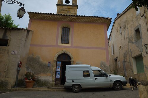 File:Valensole streets - panoramio.jpg