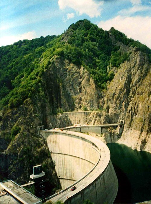 Vidraru Dam