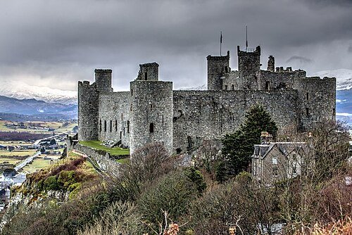 File:Castell Harlech - Harlech Castle - geograph.org.uk - 4853683.jpg